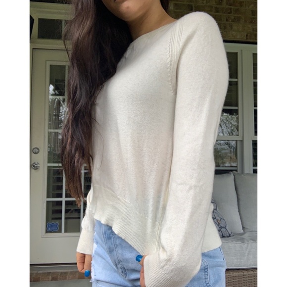 Lightweight Cream Cashmere Sweater - Picture 4 of 4